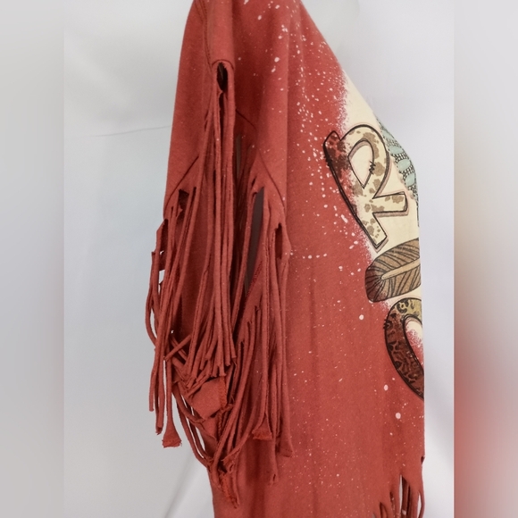 2 FOR $30 Fringed Rodeo Crazy Graphic Top (#1,281) - Picture 7 of 10